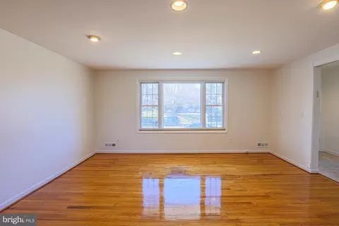 Living - 5901 Simmonds Ave, Baltimore, MD 21215 photo 3 of 5
