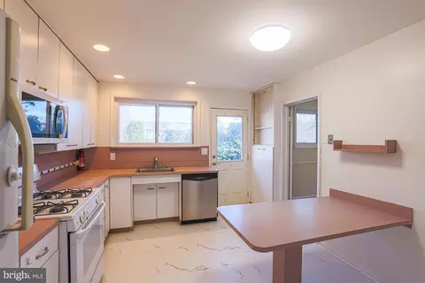Kitchen - 5901 Simmonds Ave, Baltimore, MD 21215 photo 4 of 4