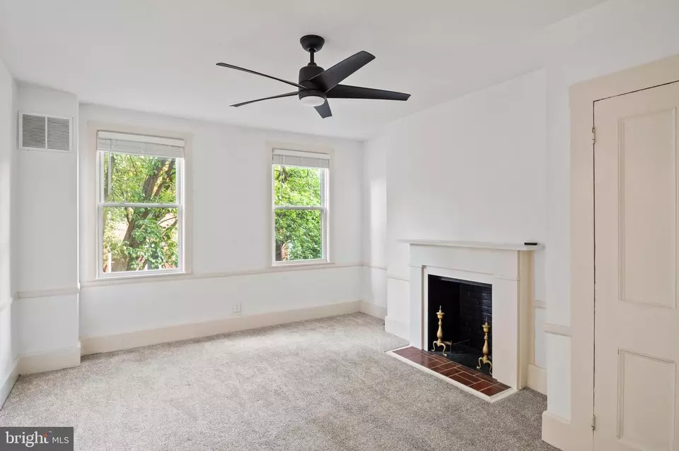 Bedroom - 808 Hollins St, Baltimore, MD 21201 photo 1 of 5