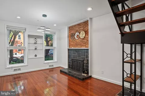 Living - 808 Hollins St, Baltimore, MD 21201 photo 1 of 3