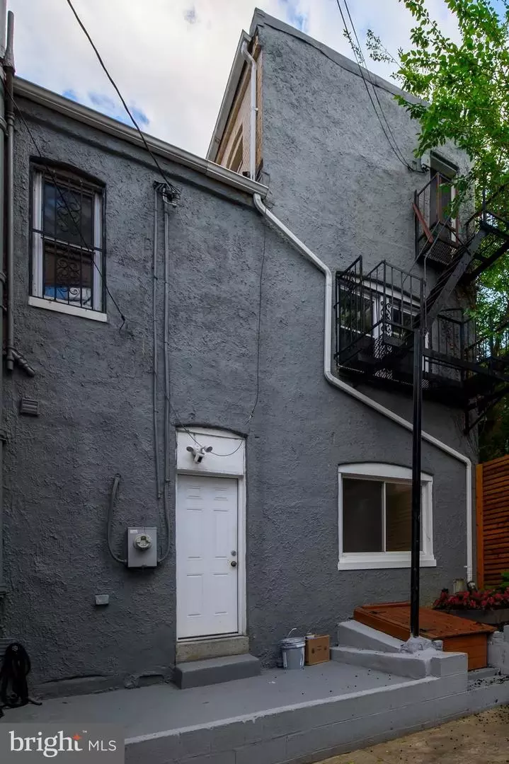 Exterior - 808 Hollins St, Baltimore, MD 21201 photo 9 of 11