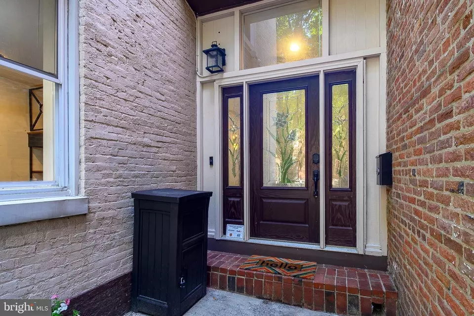 Entry Way - 808 Hollins St, Baltimore, MD 21201 photo 1 of 9