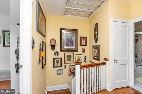 Entry Way - 3613 Yolando Rd, Baltimore, MD 21218 photo 3 of 5
