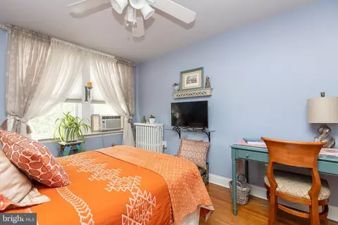 Bedroom - 3613 Yolando Rd, Baltimore, MD 21218 photo 4 of 5