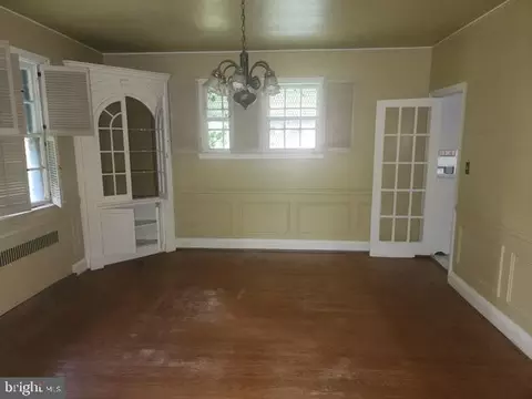 Living - 3316 Dorchester Rd, Baltimore, MD 21215 photo 4 of 6