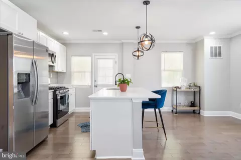 842 N Augusta Ave, Baltimore, MD 21229 photo 6