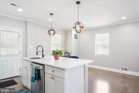 842 N Augusta Ave, Baltimore, MD 21229 photo 19