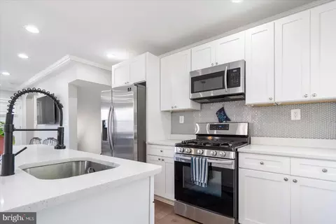 842 N Augusta Ave, Baltimore, MD 21229 photo 8