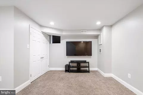842 N Augusta Ave, Baltimore, MD 21229 photo 11