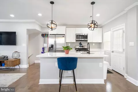 842 N Augusta Ave, Baltimore, MD 21229 photo 7