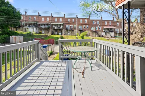 Exterior - 4000 Colborne Rd, Baltimore, MD 21229 photo 3 of 4