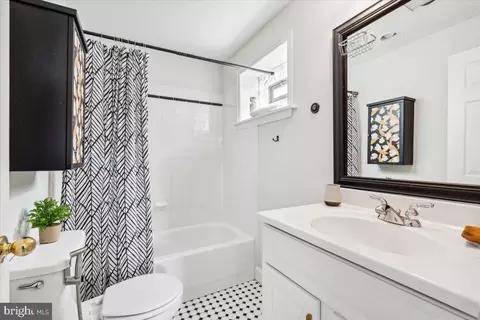 Bath - 1707 Byrd St, Baltimore, MD 21230 photo 2 of 2