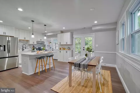 1509 Roundhill Rd, Baltimore, MD 21218 photo 5