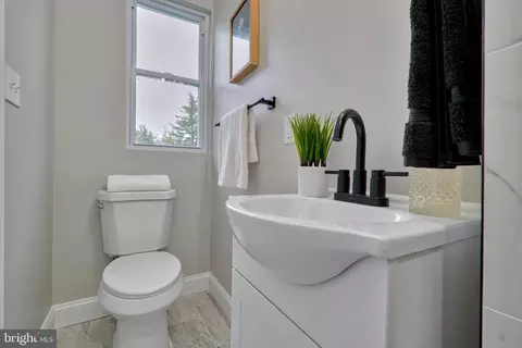 1509 Roundhill Rd, Baltimore, MD 21218 photo 16