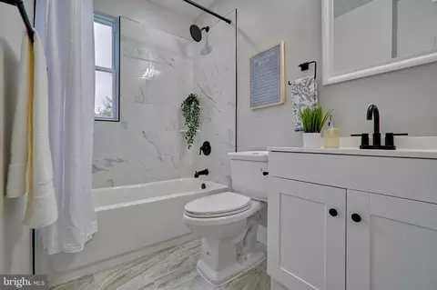 1509 Roundhill Rd, Baltimore, MD 21218 photo 23
