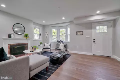 1509 Roundhill Rd, Baltimore, MD 21218 photo 3