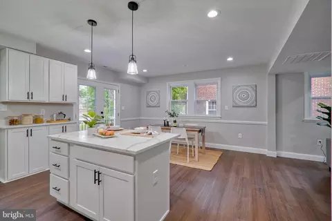 1509 Roundhill Rd, Baltimore, MD 21218 photo 6