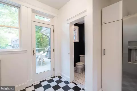 Entry Way - 320 Rossiter Ave, Baltimore, MD 21212 photo 7 of 18