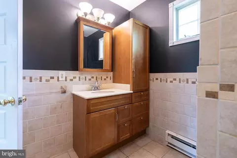 Bath - 320 Rossiter Ave, Baltimore, MD 21212 photo 3 of 6