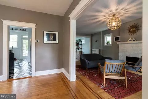 Entry Way - 320 Rossiter Ave, Baltimore, MD 21212 photo 2 of 18