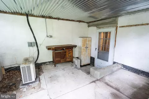 Entry Way - 320 Rossiter Ave, Baltimore, MD 21212 photo 18 of 18