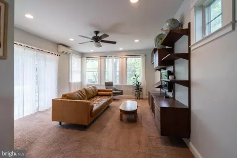 Living - 320 Rossiter Ave, Baltimore, MD 21212 photo 4 of 6