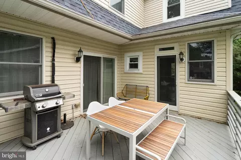 Exterior - 320 Rossiter Ave, Baltimore, MD 21212 photo 4 of 8
