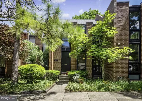 1413 Jordan St, Baltimore, MD 21217