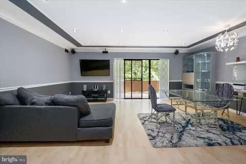 Living - 2901 Fallstaff Rd #204, Baltimore, MD 21209 photo 2 of 5