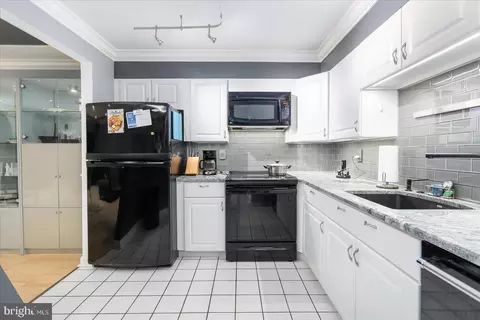 Kitchen - 2901 Fallstaff Rd #204, Baltimore, MD 21209 photo 1 of 3