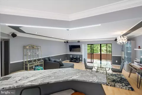 Living - 2901 Fallstaff Rd #204, Baltimore, MD 21209 photo 1 of 5