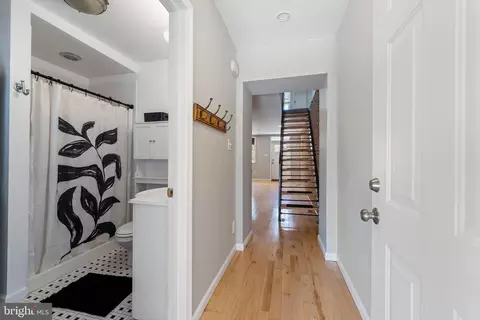 Entry Way - 3413 Dillon St, Baltimore, MD 21224 photo 3 of 5