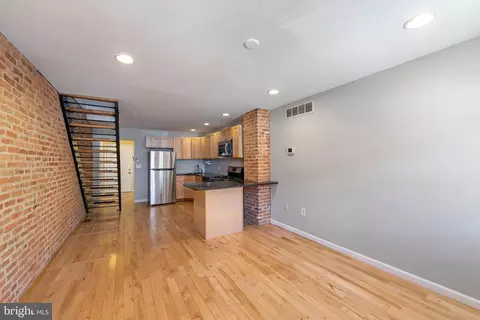 Living - 3413 Dillon St, Baltimore, MD 21224 photo 1 of 3