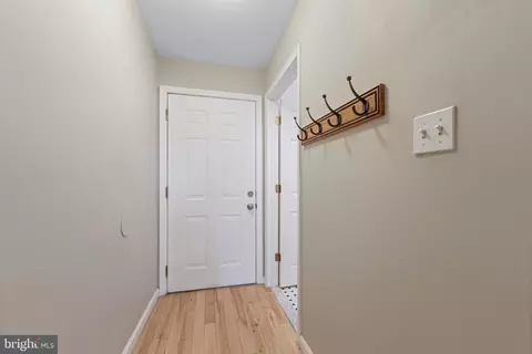 Entry Way - 3413 Dillon St, Baltimore, MD 21224 photo 2 of 5