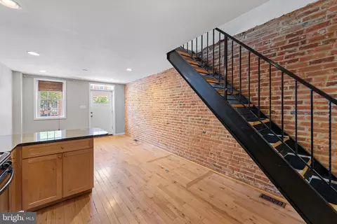 Entry Way - 3413 Dillon St, Baltimore, MD 21224 photo 1 of 5