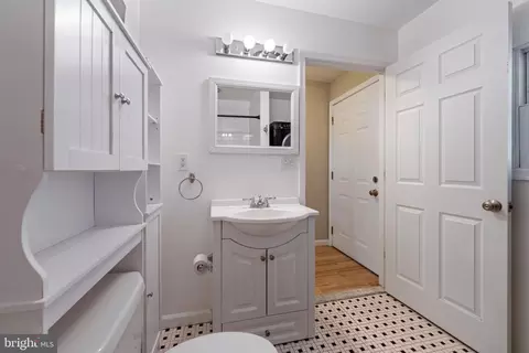 Entry Way - 3413 Dillon St, Baltimore, MD 21224 photo 4 of 5