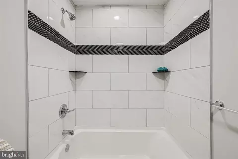 Bath - 5222 Ready Ave, Baltimore, MD 21212 photo 2 of 3