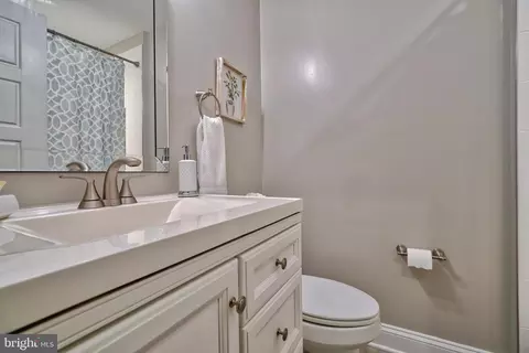 Bath - 3219 Fleet St, Baltimore, MD 21224 photo 3 of 8