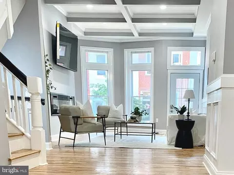 Entry Way - 313 E 22nd St, Baltimore, MD 21218 photo 2 of 11