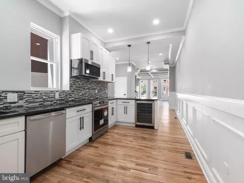 Entry Way - 313 E 22nd St, Baltimore, MD 21218 photo 5 of 11