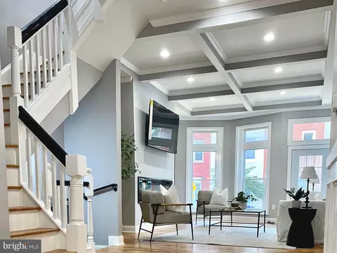 Entry Way - 313 E 22nd St, Baltimore, MD 21218 photo 1 of 11