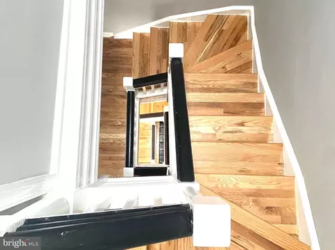 Entry Way - 313 E 22nd St, Baltimore, MD 21218 photo 7 of 11
