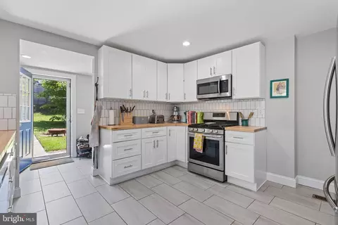 Kitchen - 3725 Falls Rd, Baltimore, MD 21211 photo 1 of 1