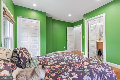 Bedroom - 3725 Falls Rd, Baltimore, MD 21211 photo 2 of 2