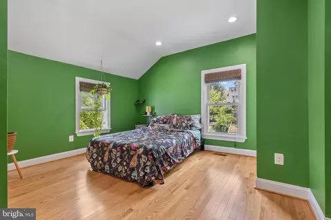 Bedroom - 3725 Falls Rd, Baltimore, MD 21211 photo 1 of 2