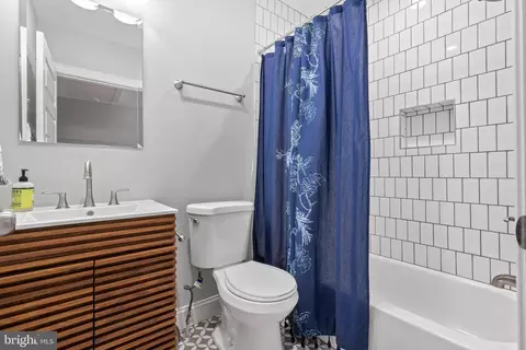 Bath - 3725 Falls Rd, Baltimore, MD 21211 photo 3 of 3