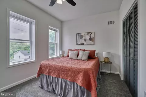 Bedroom - 4028 Echodale Ave, Baltimore, MD 21206 photo 2 of 4