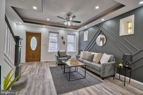 Entry Way - 4028 Echodale Ave, Baltimore, MD 21206 photo 5 of 11
