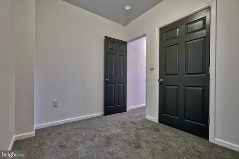 Entry Way - 4028 Echodale Ave, Baltimore, MD 21206 photo 8 of 11