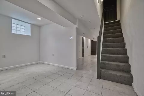 Entry Way - 4028 Echodale Ave, Baltimore, MD 21206 photo 9 of 11